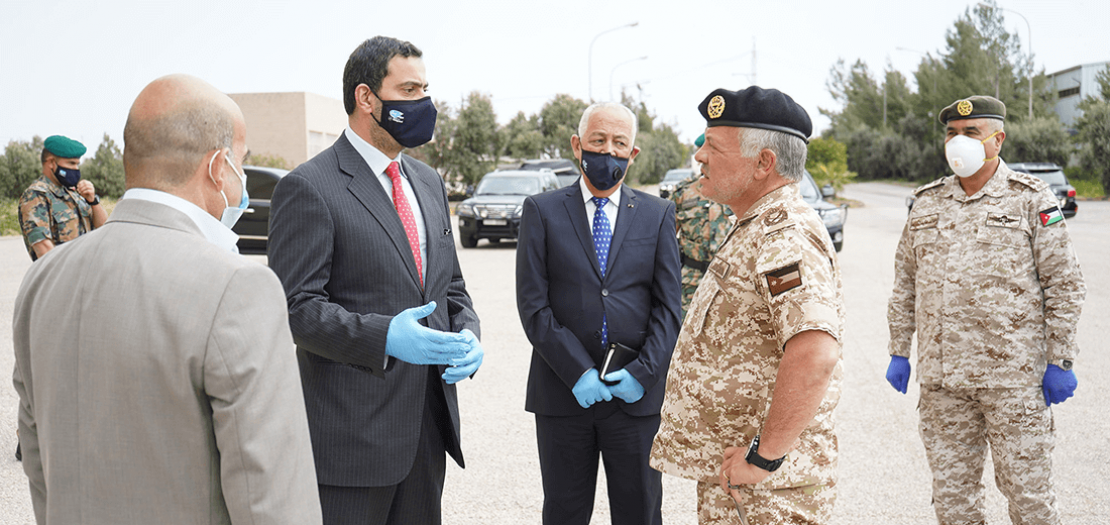 الملك عبدالله الثاني يتابع الإجراءات المتخذة من قبل الحكومة للتعامل مع فيروس كورونا المستجد لضمان صحة الأردنيين وسلامتهم (الديوان الملكي)