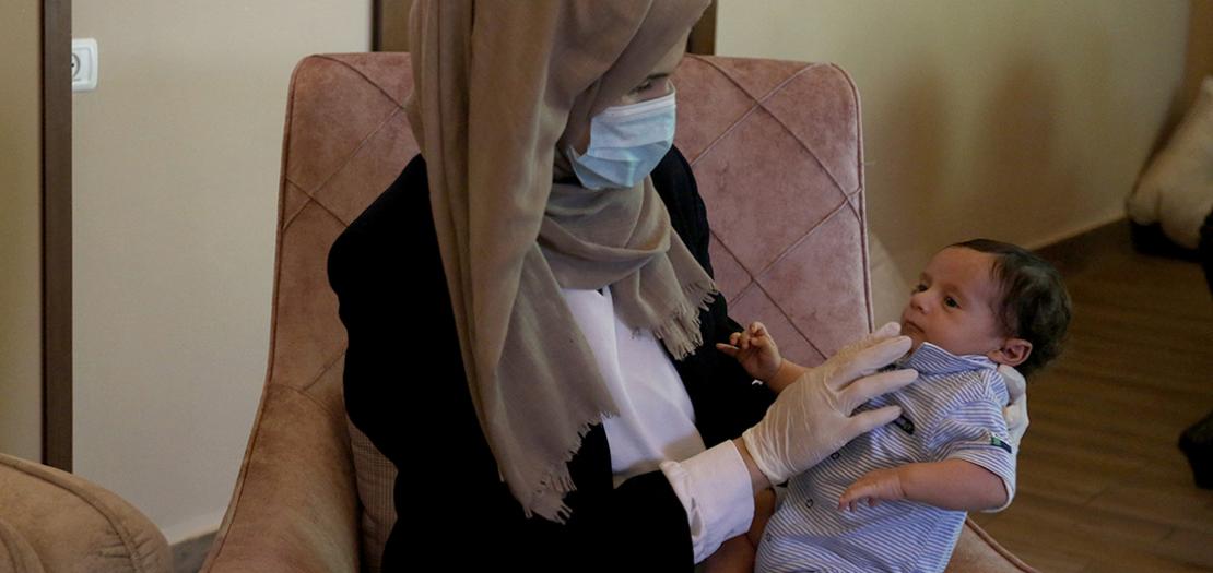 أصغر مصاب بفايروس كورونا في فلسطين، الطفل الرضيع ياسر شديد "45 يوما" من مدينة دورا جنوب الخليل (وفا)