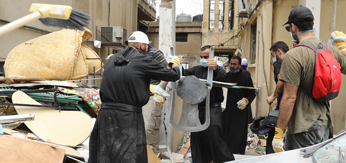 عملت الرهبانية االلبنانية المارونية على إزالة الانقاض في بعض الأبنية وتوزيع بعض الحصص الغذائية على المحتاجين