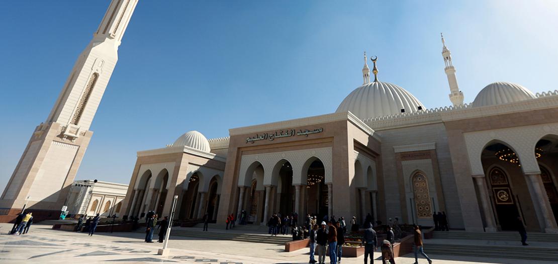 مسجد الفتاح العليم، في مدخل العاصمة الإدارية، وافتتح أوائل عام 2019 في نفس توقيت افتتاح كاتدرائية ميلاد المسيح، والتي تعد أكبر كاتدرائية في الشرق الأوسط