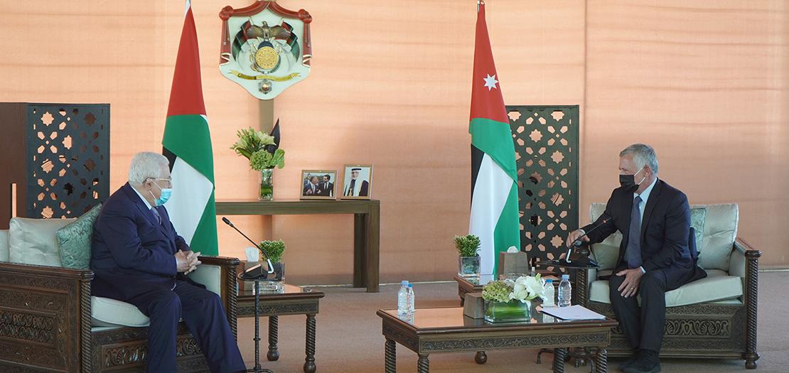 صورة وزعها الديوان الملكي الاردني للقاء بين الملك عبدالله الثاني والرئيس الفلسطيني محمود عباس في عمّان، 29 تشرين الثاني 2020