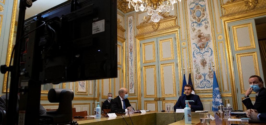الرئيس الفرنسي إيمانويل ماكرون متحدثًا من الإيليزيه خلال مؤتمر مساعدة لبنان، 2 كانون الأول 2020