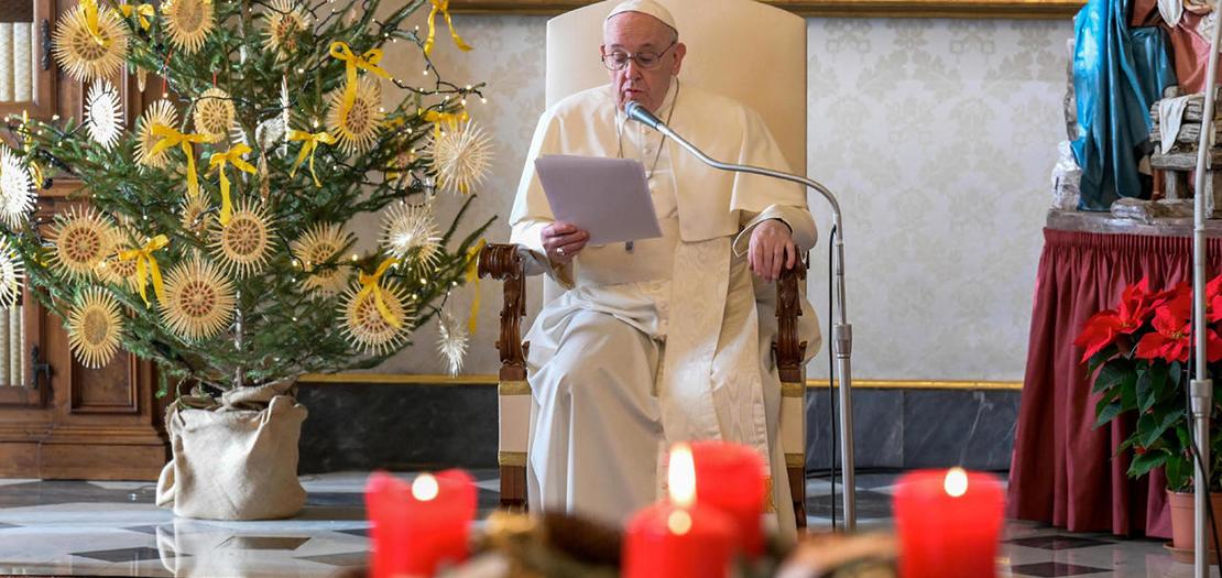صورة وزعها مكتب الفاتيكان الإعلامي تُظهر البابا فرنسيس.