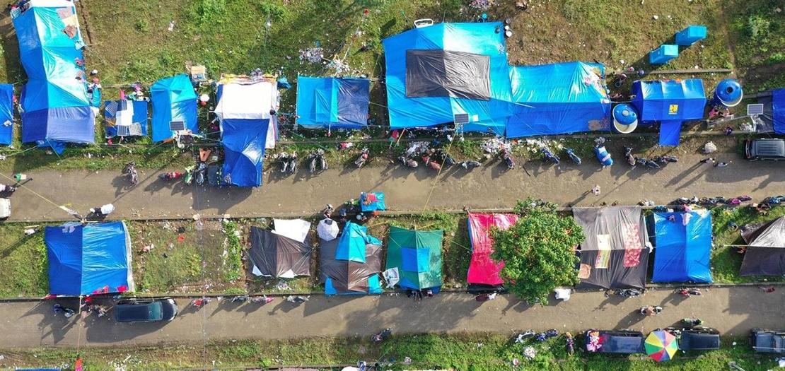الآلاف بلا مأوى بسبب الزلزال المدمر في جزيرة سولاويسي الإندونيسية