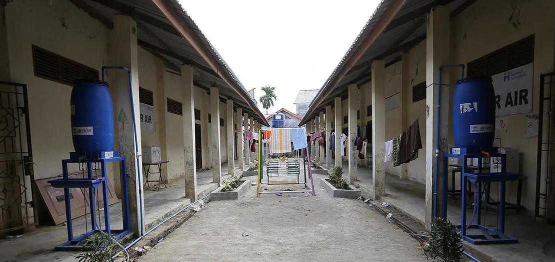 مخيم مقفر للاجئين في لوكسوماوي بإقليم أتشيه الإندونيسي، في 27 كانون الثاني 2021