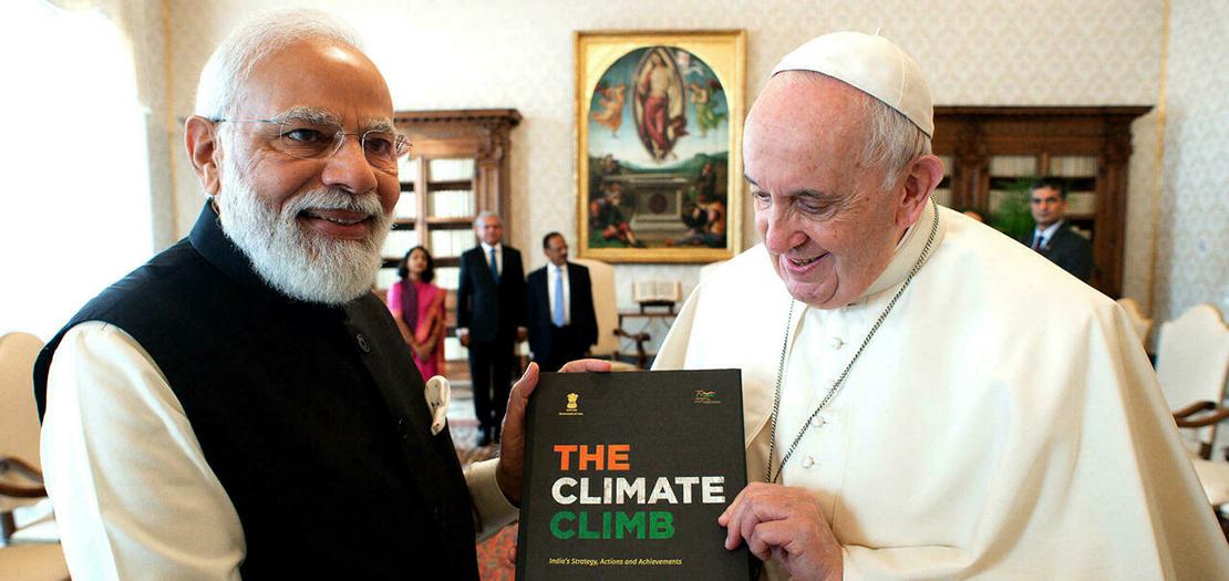 البابا فرنسيس مع رئيس الوزراء الهندي ناريندرا مودي في الفاتيكان، 30 تشرين الأول 2021