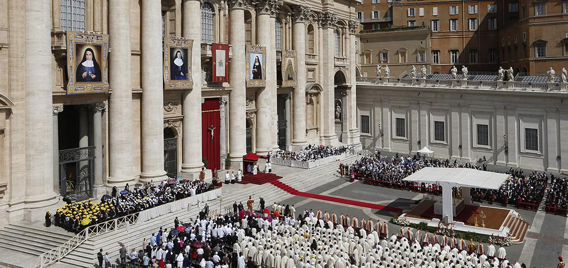 قداس إعلان قداسة ألفونسين، في ساحة القديس بطرس، الفاتيكان 17 أيار 2015