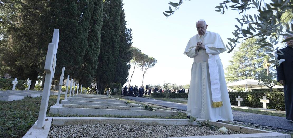 البابا فرنسيس يحتفل بالقداس الإلهي في المقبرة العسكرية الفرنسيّة