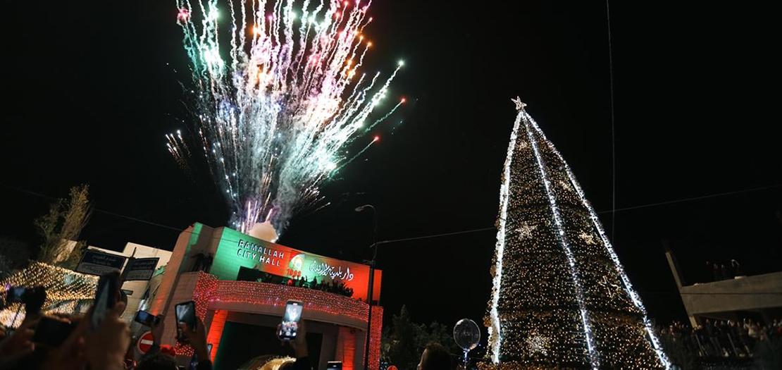إضاءة شجرة الميلاد في رام الله (عدسة: محمد أبو زيد)