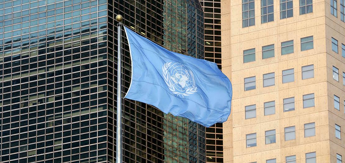 علم الأمم المتحدة أمام مقر المنظمة في نيويورك في 23 أيلول 2019