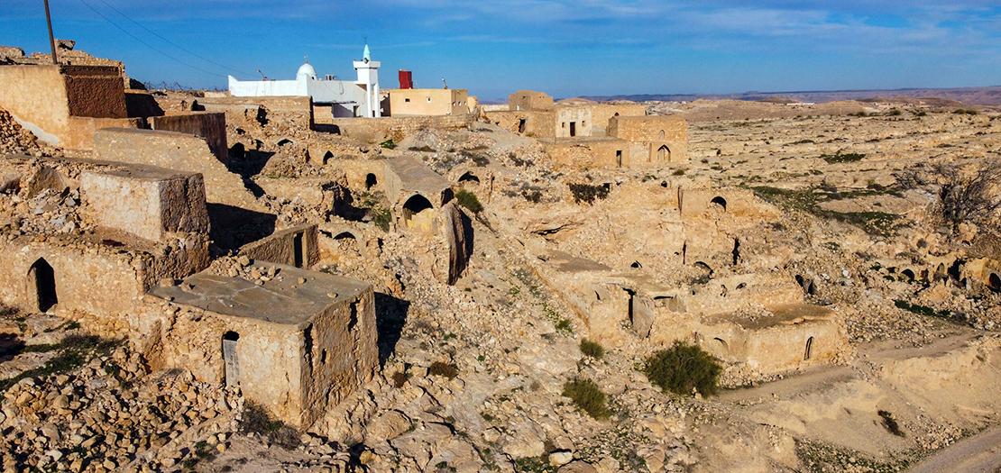 "بيوت حفر" في مدينة غريان الجبلية في شمال غرب ليبيا، 5 شباط 2022