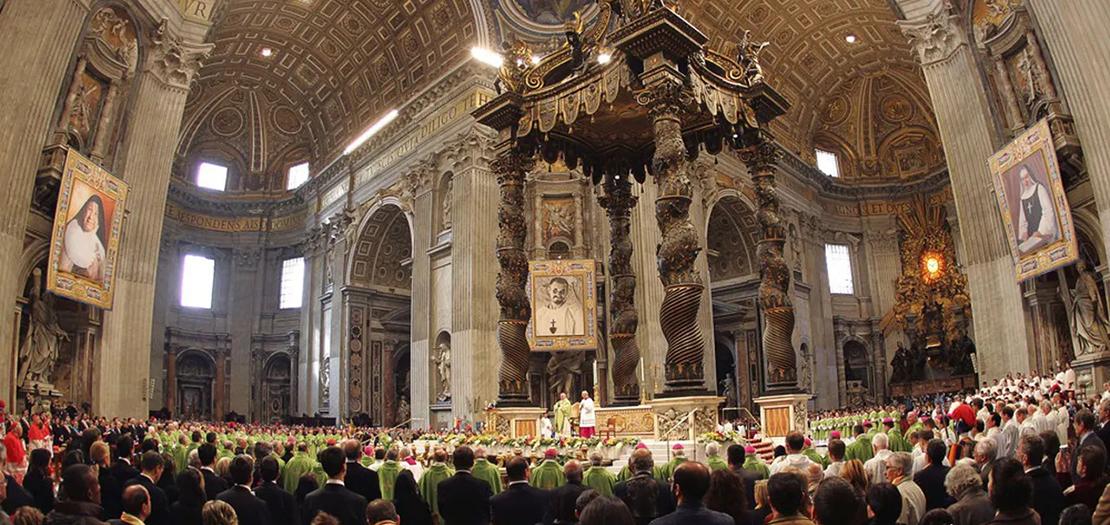 قداس تطويب شارل دي فوكو، "الأخ العالمي"، عام 2005 من قبل البابا بندكتس السادس عشر