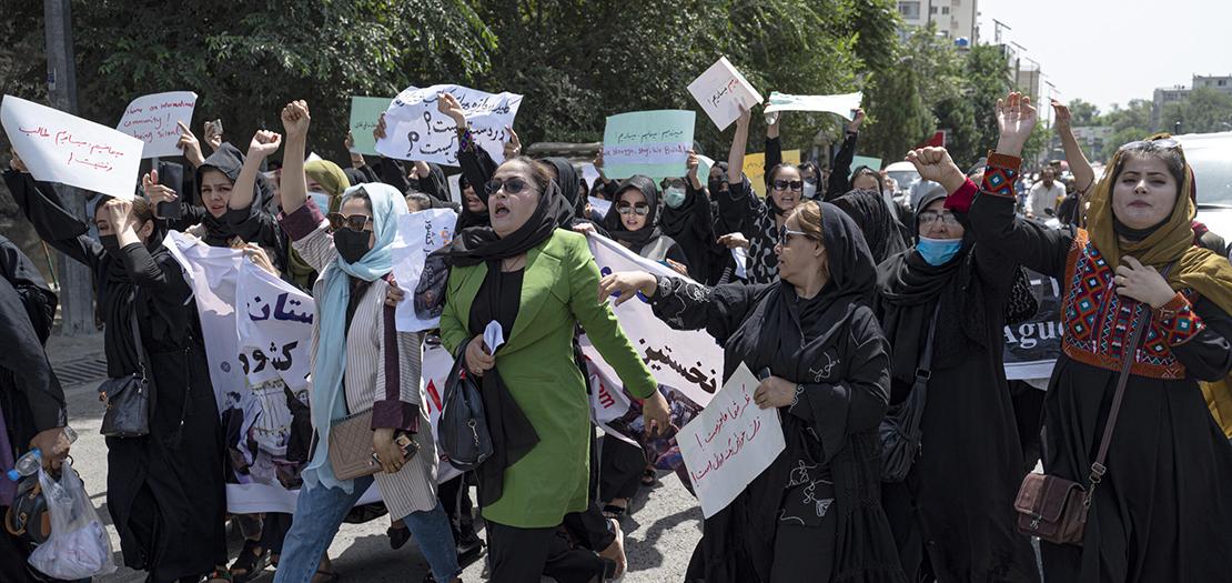 نساء أفغانيات يتظاهرة للمطالبة بالحق في العمل والتعليم في 13 آب 2022 في كابول
