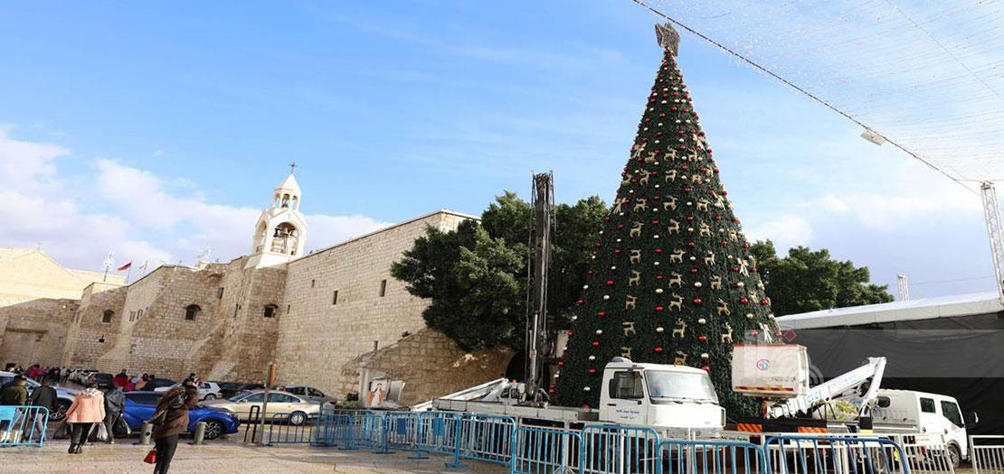 أعمال تزيين ساحة المهد في بيت لحم 2022 (وفا)