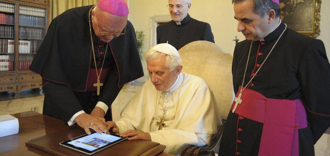البابا بندكتس السادس عشر يطلق أول تغريدة على تويتر، 12 كانون الأول 2021