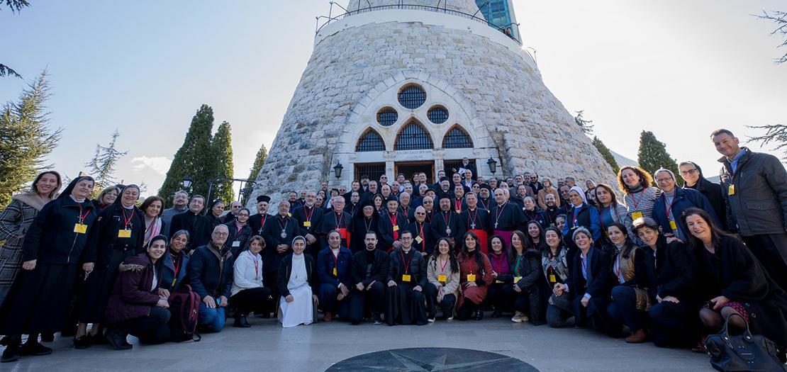 صورة للمشاركين في الجمعيّة السّينودسيّة القارّيّة للكنائس الكاثوليكيّة في الشرق الأوسط، شباط 2023 (أسامة طوباسي / أبونا)