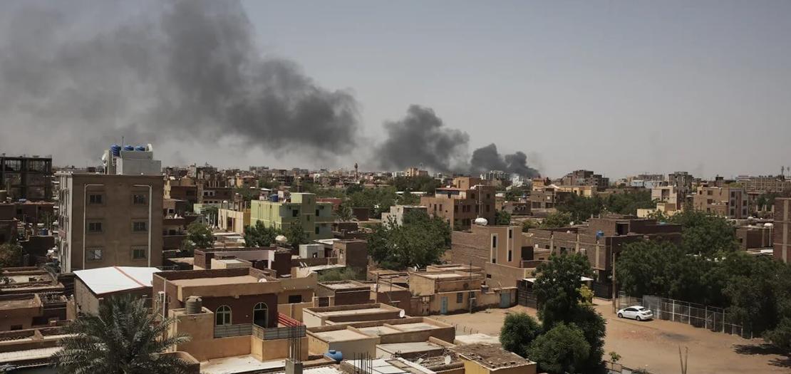 دخان المعارك يتصاعدمع استمرار المواجهات بين الجيش السوداني وقوات الدعم السريع
