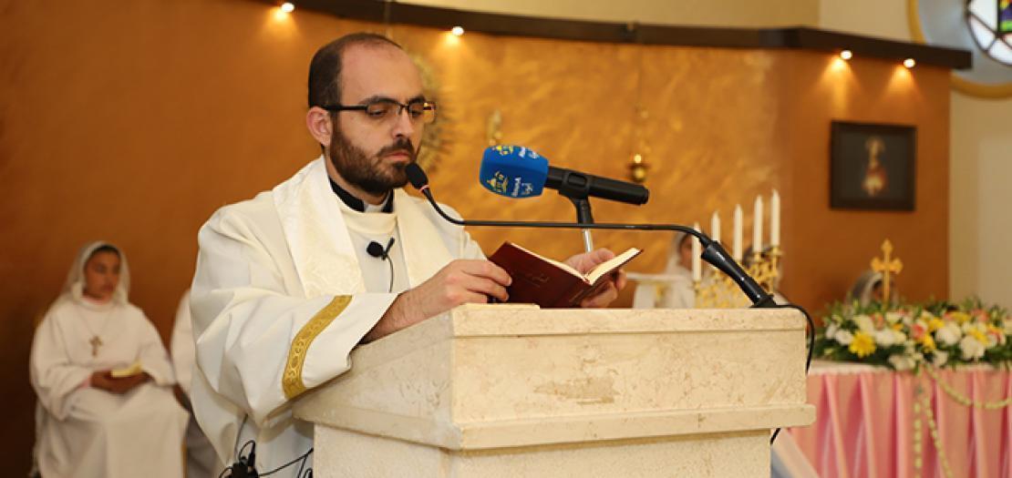 خوري كنيسة سيدة الوردية - الكرك