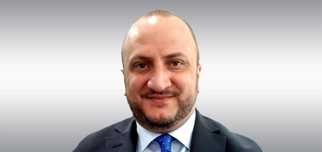 محامٍ وخبير قانوني