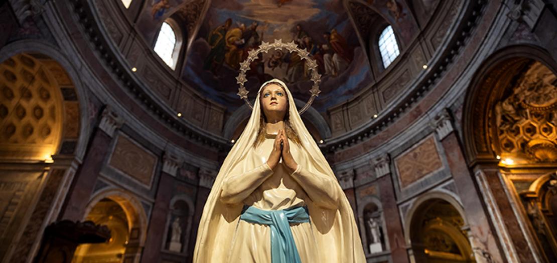 نور مريم في قلب زمن الانتظار