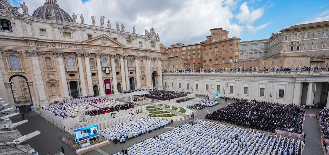 ساحة القديس بطرس يوم تنصيب البابا لاون الرابع عشر