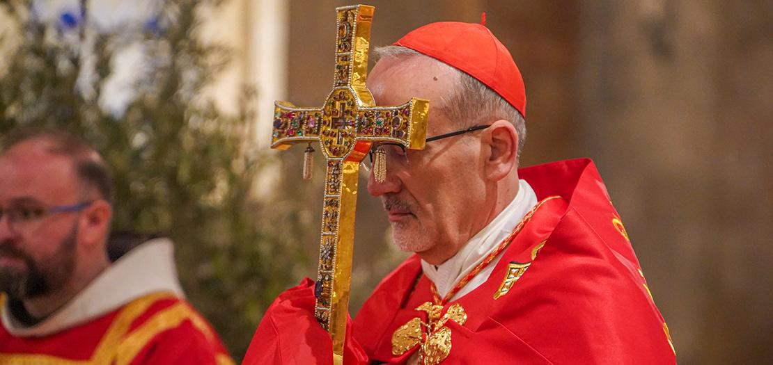 البطريرك بيتسابالا خلال ترؤسه القداس (تصوير: إعلام البطريركية اللاتينية)