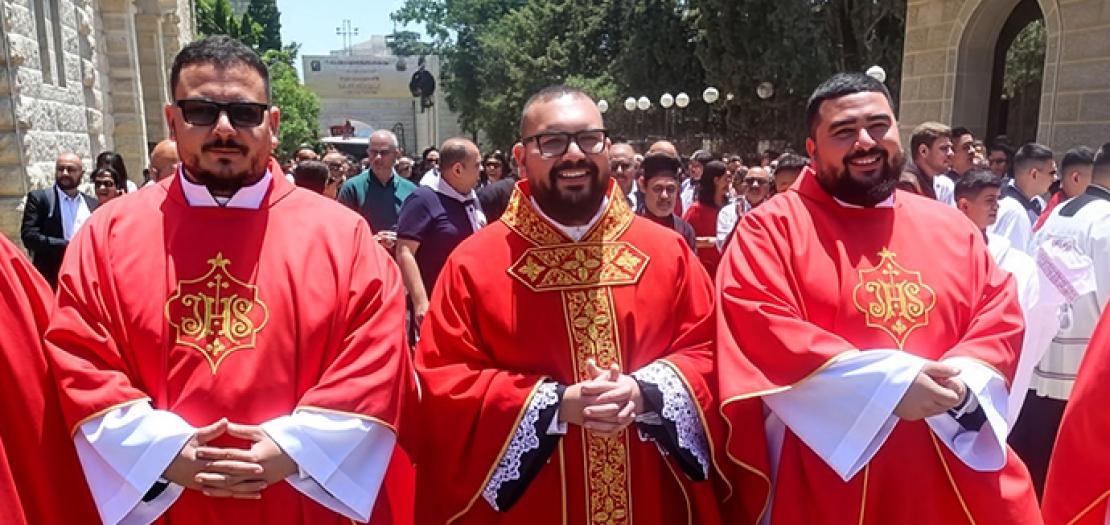 هنيئًا للبطريركية اللاتينية ولمعهدها الإكليريكي في بيت جالا ولرعايانا بهذه الدماء الجديدة